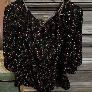 Beautiful Cold shoulder top❤️